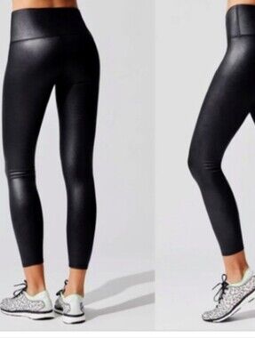 DYI High Shine Black Signature Leggings Like New Size Large